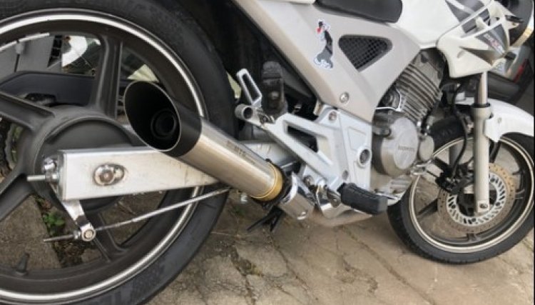 Menor de 18 anos é abordado de motocicleta com escapamento aberto em Cafelândia