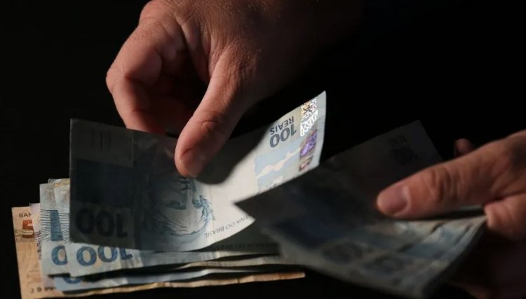  1&ordf; parcela do D&eacute;cimo Terceiro Sal&aacute;rio deve ser paga at&eacute; dia 30 de Novembro<br/>