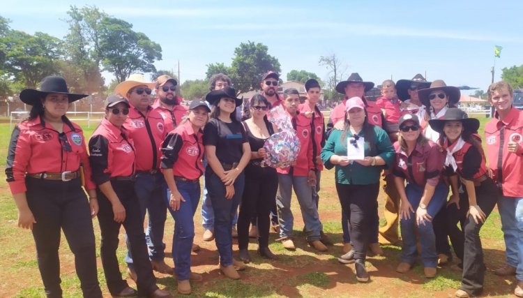 Integrantes da ACMC de Cafelândia participam de Cavalgada em Palmitolândia