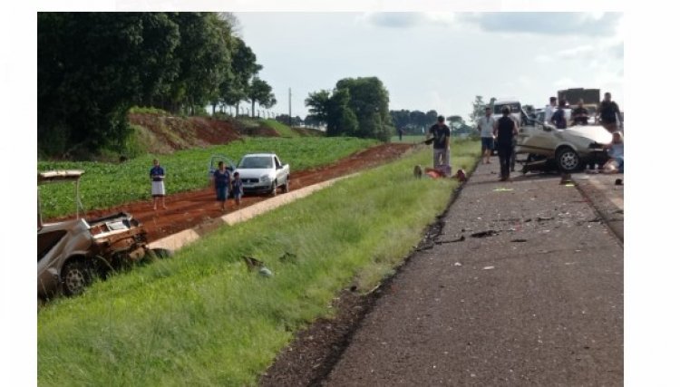 Homem morre em grave acidente entre três carros na BR-369, um veículo tem placas de Nova Aurora 
