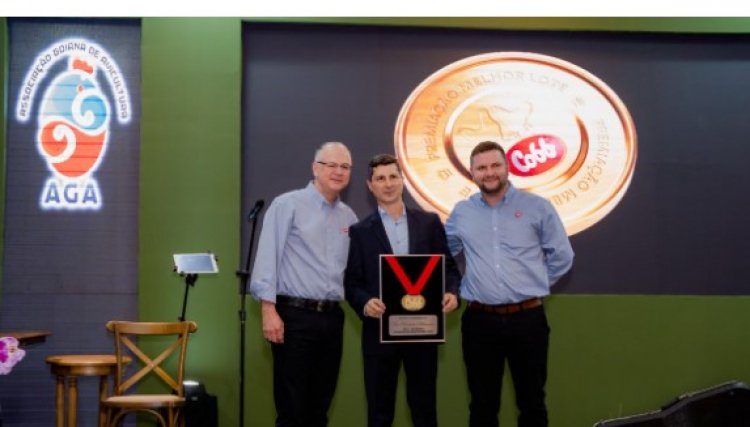 Cobb-Vantress premia São Salvador Alimentos por desempenho em GO
