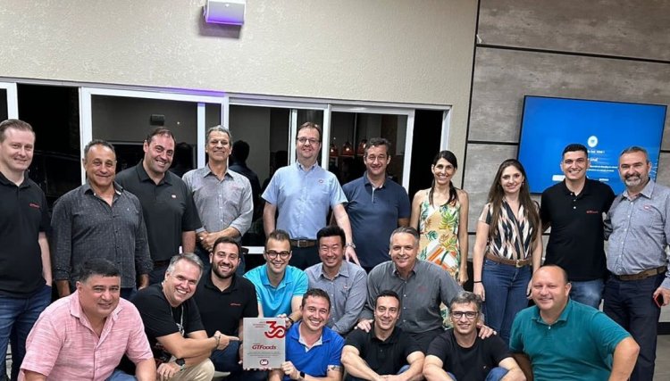 Cobb-Vantress homenageia 30 anos da GTFoods