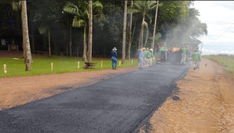 Cafelândia inicia reperfilamento asfáltico na comunidade São José