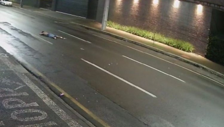 VÍDEO: jovem é agredida por seguranças, empurrada na rua antes de morrer atropelada em Cascavel