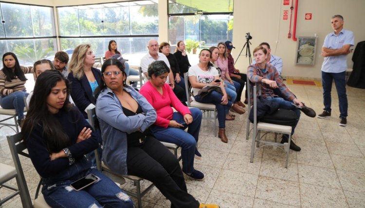 Bovinocultores de leite da Copacol participam de workshop sobre bezerras