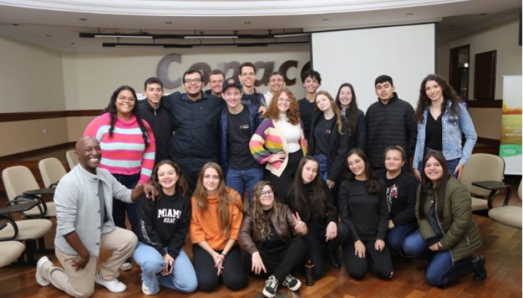 Grupo de Jovens da Copacol aprende técnicas de comunicação e oratória em curso
