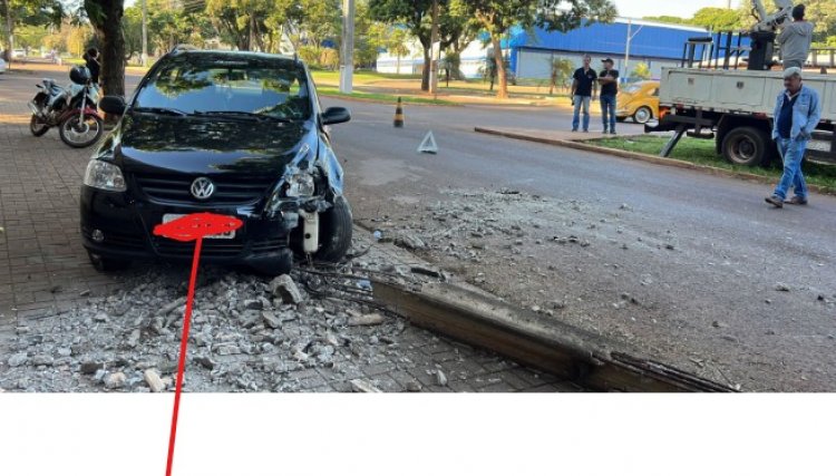Motorista perde o controle e bate em poste nesta manhã em Cafelândia