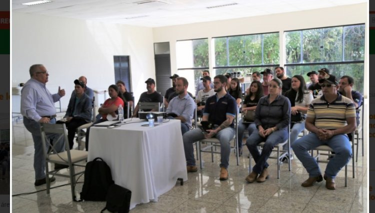 Bovinocultores de leite da Copacol aprendem novos manejos para o período seco