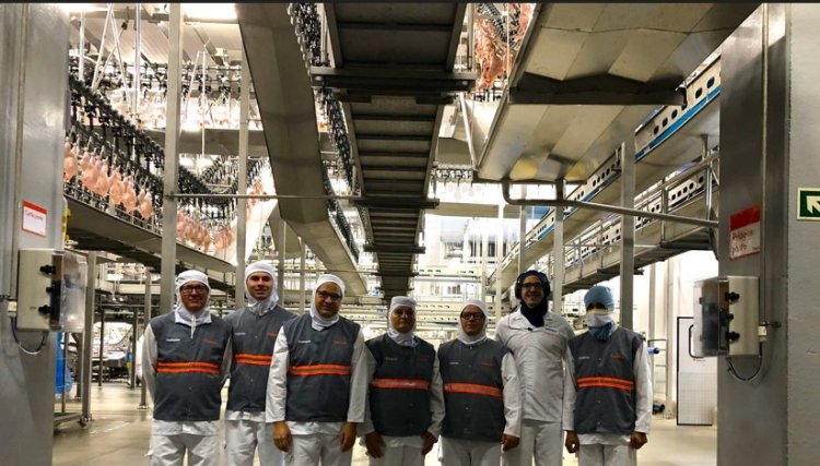 Avicultores conhecem como são produzidos os alimentos Copacol para o Brasil e o mundo 