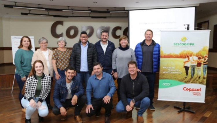 Integrantes do Comitê Educativo da Copacol participam de curso de oratória