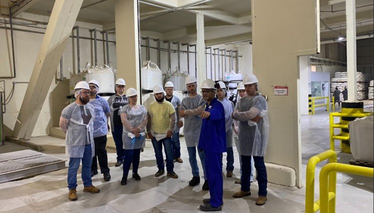 Jovens Suinocultores da Copacol visitam Fábrica de Rações em Cafelândia, veja o vídeo 