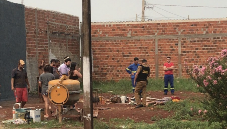 Homem é encontrado morto com vários tiros na cabeça na região Oeste 