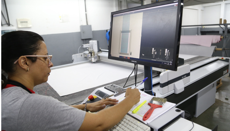 Com 51,3 mil novos empregos, Paraná lidera geração de trabalho para mulheres no Sul