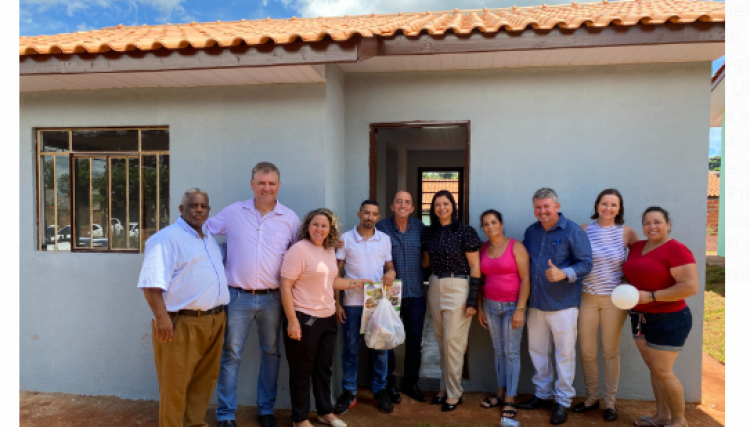 Prefeito de Nova Aurora entrega entrega das 40 casas no Conjunto Habitacional Prudêncio Devigili