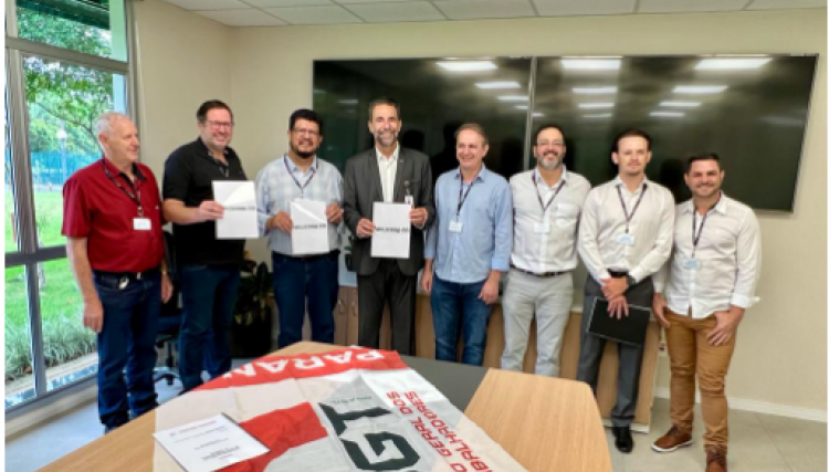 Presidente do Sintrascoop e Fetracoop, Clair Spanhol, participa de reunião com diretor geral da Itaipu