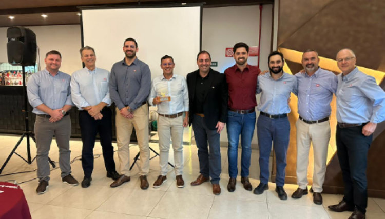 Cobb-Vantress premia empresas avícolas com melhor desempenho