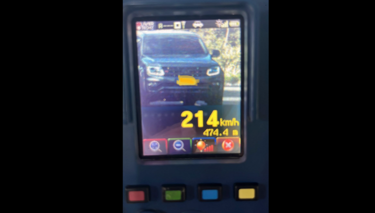Veículo è flagrado trafegando acima de 200 km/h durante operação com radar no PR