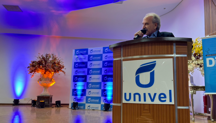 Aula Magna curso de Direito da Univel: Marilena Winter, presidente da OAB Paraná ministra palestra para os acadêmicos