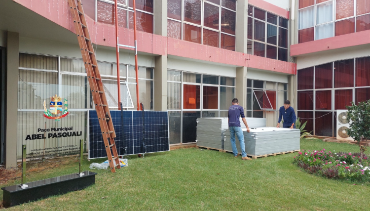 Governo de Cafelândia impulsiona economia e sustentabilidade com projeto de energia solar