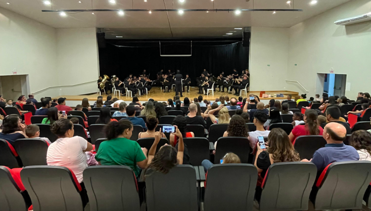 Casa da Cultura em Cafelândia foi palco da apresentação da Banda Sinfônica de Palotina