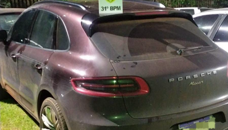 Motorista de Porsche é preso dirigindo embriagado em Corbélia 