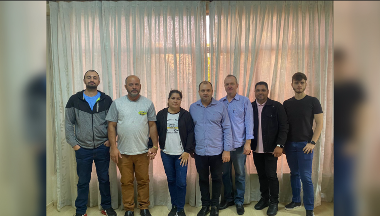 Departamento de Fiscalização de Cafelândia realiza reunião com proprietários de vans escolares