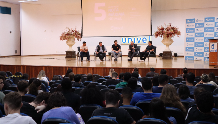 Jornada Científica da Univel explora o impacto da inteligência artificial nas relações sociais