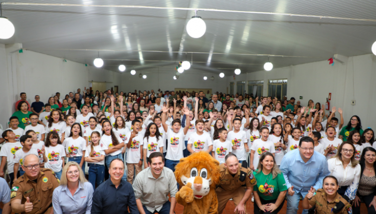 Alunos de Jesuítas se formam no Proerd com apoio da Copacol