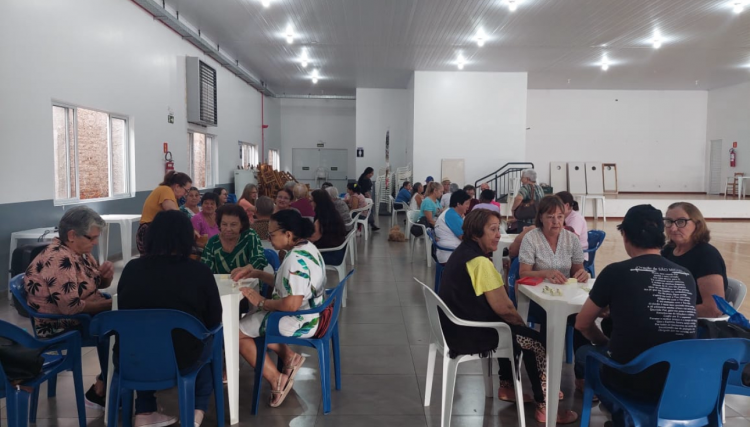 Cafelândia promove bem-estar e interação social para idosos