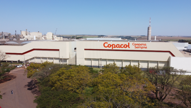 Copacol comunica que na próxima semana não haverá abate de aves em Cafelândia e deixa colaboradores de plantão