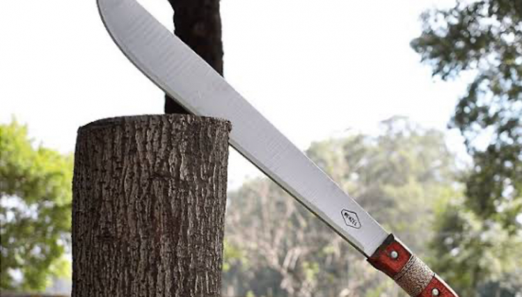 Sogro agride o genro com um golpe de fac&atilde;o, na comunidade da Penha <br/>