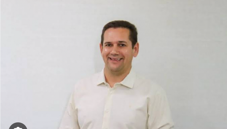 Prefeito de Jesuítas e candidato à reeleição, Edicarlos mantém a liderança com 70,38% dos votos válidos