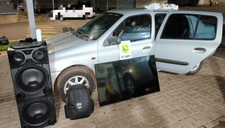 Criminosos invadem casa em Cafelândia furtam carro e usam o mesmo para carregar demais objetos da residência