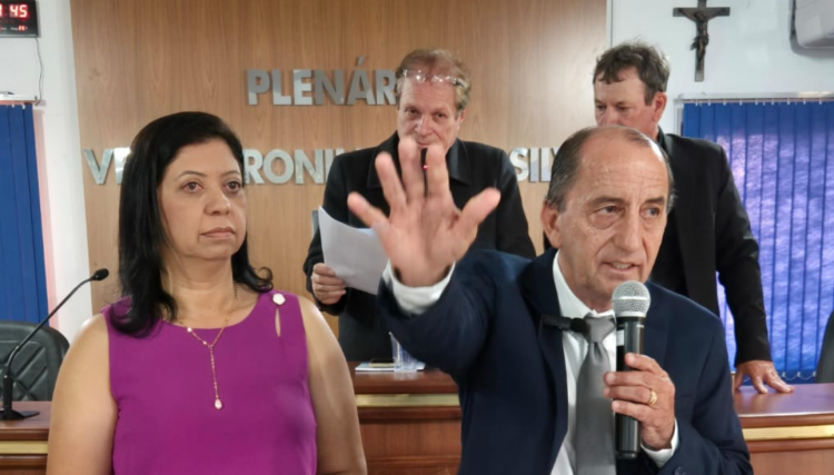  Prefeito Pecinha, vice Néia e Vereadores tomam posse para o mandato 2025-2028 
<br/>