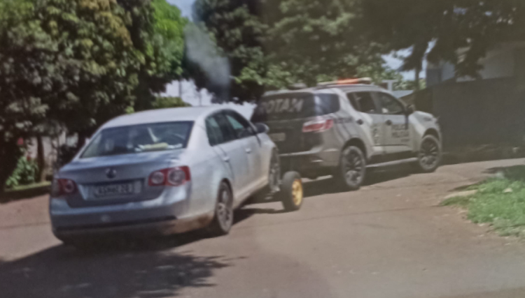 Casal embriagado com criança no veículo fogem da Polícia em Nova Aurora, mas acabam presos e policial é agredida a ação 