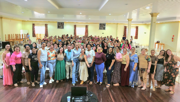 Parceiro da Copacol Nova Aurora realiza formação sobre contação de histórias 