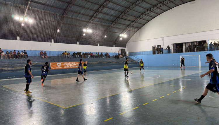 Copa de Futsal em Jesuítas começa com jogos equilibrados e arquibancada cheia