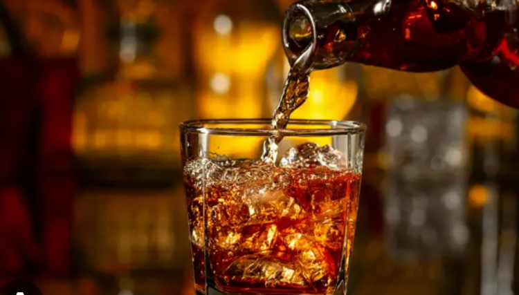PR confirma dois casos de intoxicação por metanol após consumo de bebida alcoólica