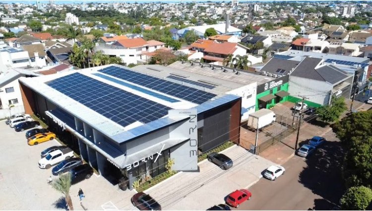 Energia solar é solução inteligente para academias: Born X, em Cascavel, é exemplo de inovação e economia