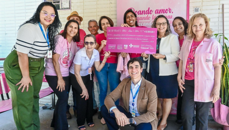 Campanha Outubro Rosa Copacol bate recorde e arrecada 
<br/>R$ 206.943 mil para hospitais 
<br/>