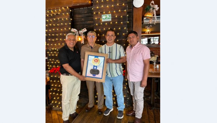 Cobb reconhece a Av&iacute;cola Warnes por alcan&ccedil;ar o melhor lote de produ&ccedil;&atilde;o no territ&oacute;rio boliviano