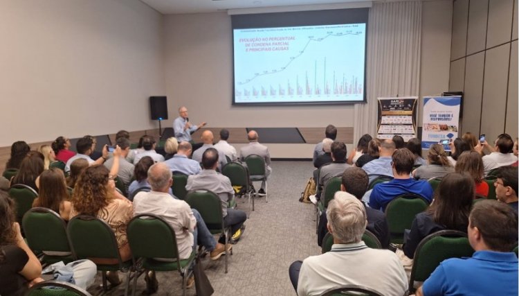 Cobb-Vantress destaca estrat&eacute;gias para controle e redu&ccedil;&atilde;o de perdas durante o abate de aves em F&oacute;rum da ASGAV com o MAPA, no RS