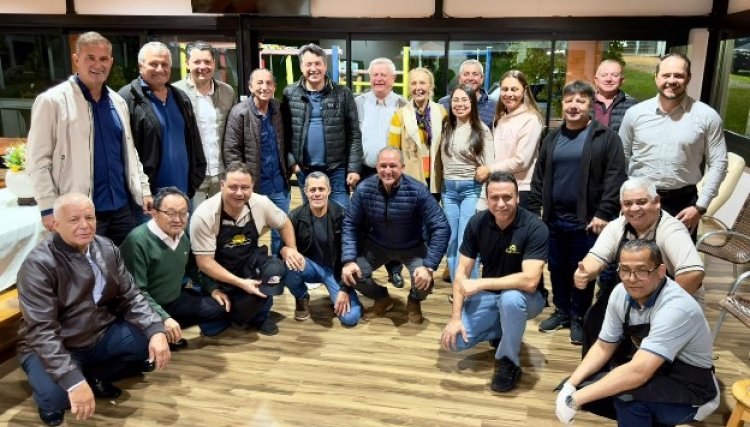Deputado federal Sergio Souza re&uacute;ne lideran&ccedil;as da regi&atilde;o Oeste em Cafel&acirc;ndia