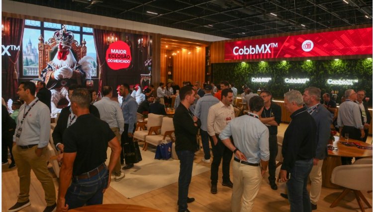 Cobb-Vantress destaca inova&ccedil;&atilde;o gen&eacute;tica em palestras e fortalece relacionamento com clientes durante o SIAVS 2026