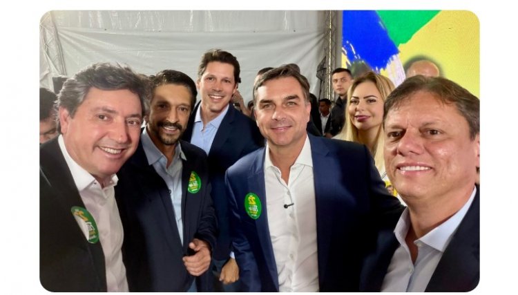 Presidente do MDB PR S&eacute;rgio Souza refor&ccedil;a apoio a Fl&aacute;vio Bolsonaro em encontro nacional do partido