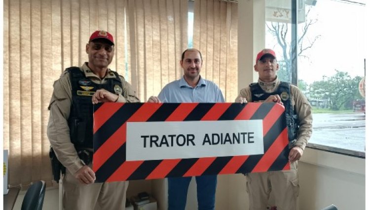 Copacol apoia produtores rurais na sinaliza&ccedil;&atilde;o de maquin&aacute;rios agr&iacute;colas 