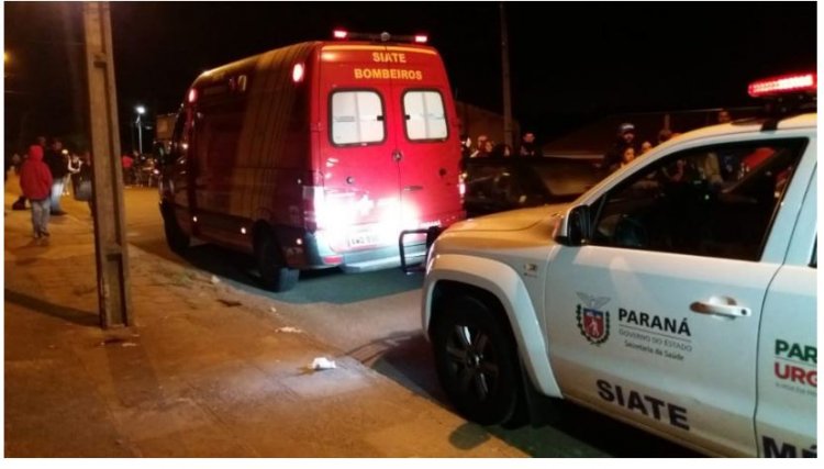 Jovem que teria tentando empinar motocicleta é socorrido em estado grave após acidente