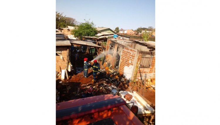 Brigada de Emergência da Copacol é acionada após incêndio em Cafelândia