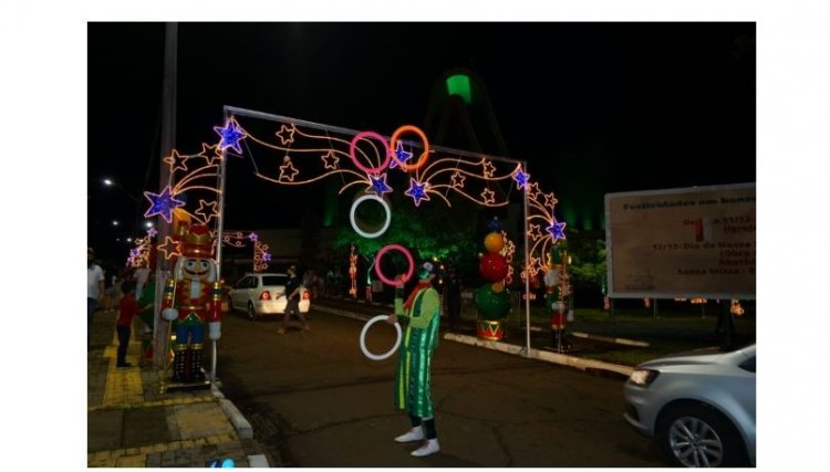 Famílias de Foz recebem um presente da Itaipu, o Natal de Luzes
