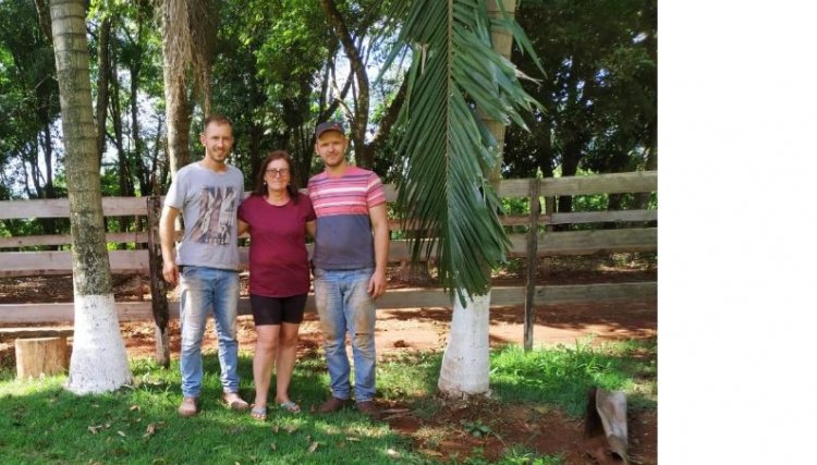 Anair Locks de Nova Aurora é o destaque do mês na suinocultura da Copacol 